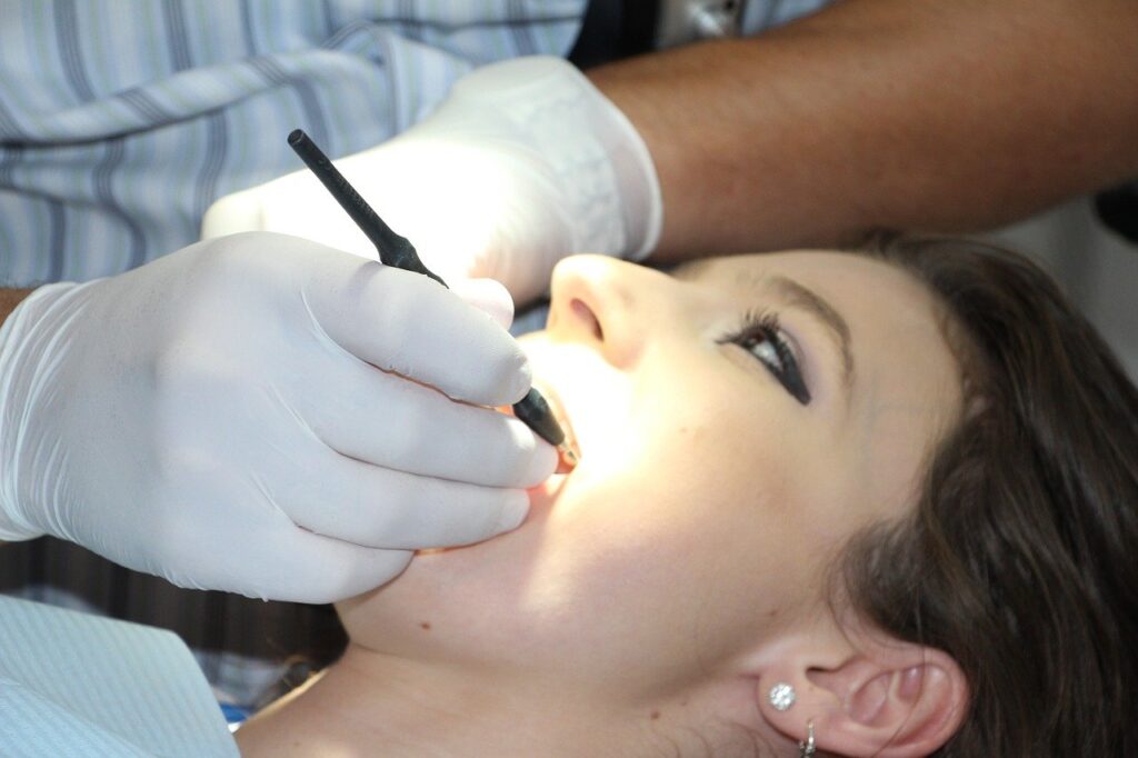 歯の治療　女性
